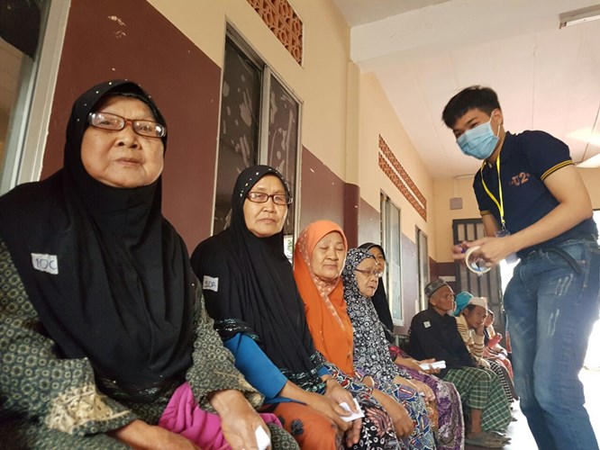 «الرحمة العالمية» أطلقت 4 قوافل طبية في كمبوديا